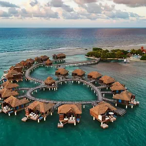 Sandals Royal Caribbean & Private Island - Couples Only Station touristique